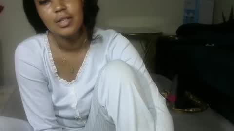 Snapshot of sexy_pigeon chatting on April 29, 2026, 7:34 am sexy pigeon online show from April 29, 2026, 7:34 am