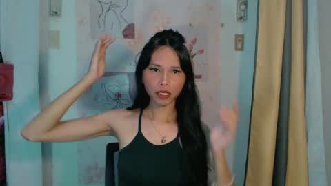 Snapshot of sexy_shanee chatting on June 14, 2026, 12:18 pm shane online show from June 14, 2026, 12:18 pm