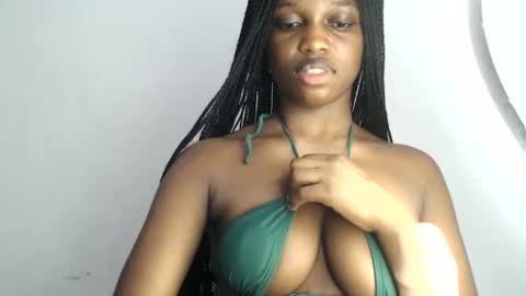 Snapshot of sexy_sinaha chatting on January 11, 2025, 1:01 pm naomi online show from January 11, 2025, 1:01 pm