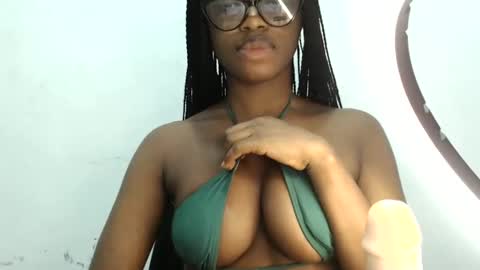 Snapshot of sexy_sinaha chatting on January 12, 2025, 6:39 am naomi online show from January 12, 2025, 6:39 am