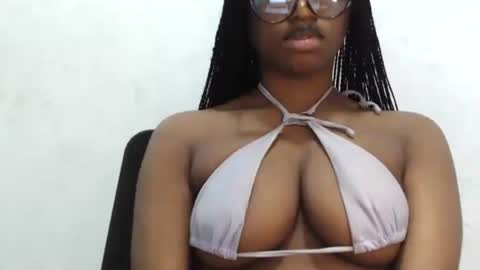 Snapshot of sexy_sinaha chatting on February 7, 2025, 6:56 am naomi online show from February 7, 2025, 6:56 am