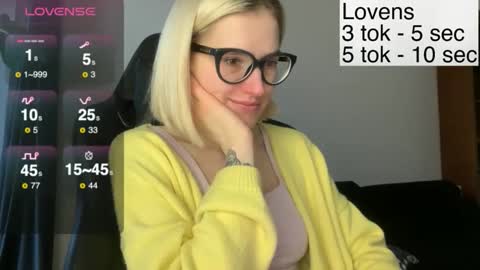 Sexy-Sweets online show from November 11, 2025, 12:27 pm