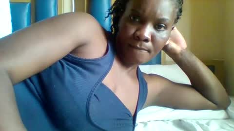 Snapshot of sexy_vivy1 chatting on October 31, 2025, 8:04 am sexy_vivy1 online show from October 31, 2025, 8:04 am