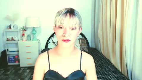 Snapshot of sexy_yllona chatting on June 3, 2026, 9:12 am sexy_yllona online show from June 3, 2026, 9:12 am