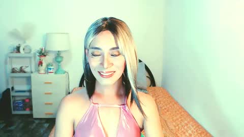 Snapshot of sexy_yllona chatting on June 8, 2026, 11:32 am sexy_yllona online show from June 8, 2026, 11:32 am
