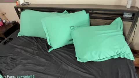 Snapshot of sexyariel15 chatting on May 29, 2026, 3:32 pm SexyAriel15 online show from May 29, 2026, 3:32 pm