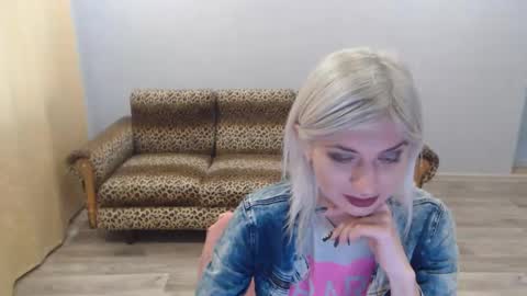sexybeatriice online show from December 14, 2024, 1:27 pm