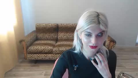 sexybeatriice online show from January 4, 2025, 7:13 am