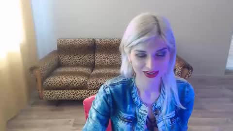 sexybeatriice online show from February 14, 2025, 7:28 am