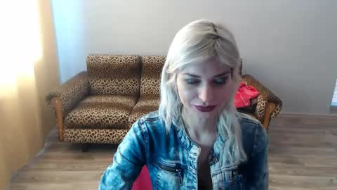sexybeatriice online show from February 24, 2025, 7:11 am