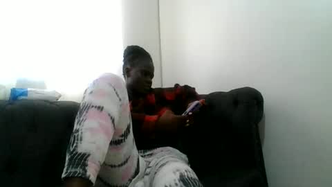 Snapshot of sexybeb25 chatting on May 15, 2026, 9:27 am yvonne online show from May 15, 2026, 9:27 am