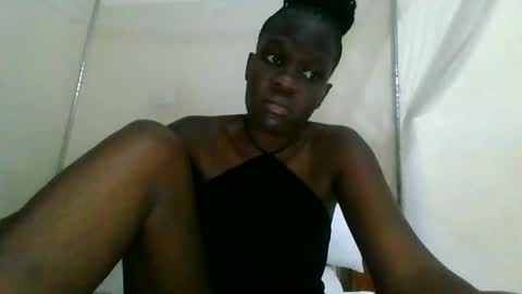 Snapshot of sexybeb25 chatting on May 20, 2026, 5:35 am yvonne online show from May 20, 2026, 5:35 am