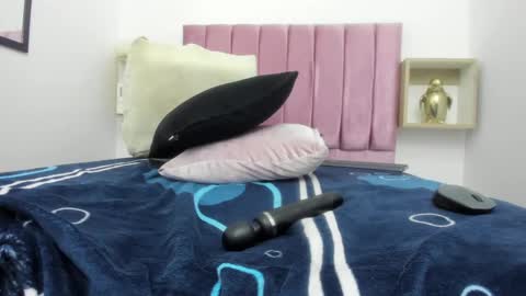 sexybrown_2005 online show from December 19, 2024, 5:29 am