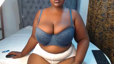Snapshot of sexychocco_ chatting on January 16, 2025, 10:53 am sexychocco online show from January 16, 2025, 10:53 am
