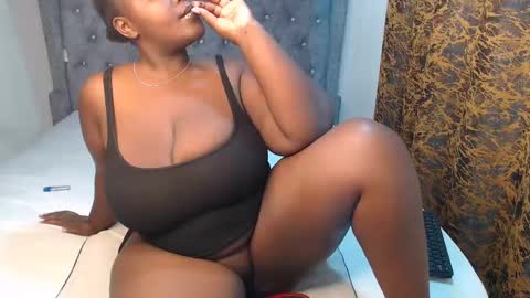 Snapshot of sexychocco_ chatting on January 23, 2025, 10:01 am sexychocco online show from January 23, 2025, 10:01 am