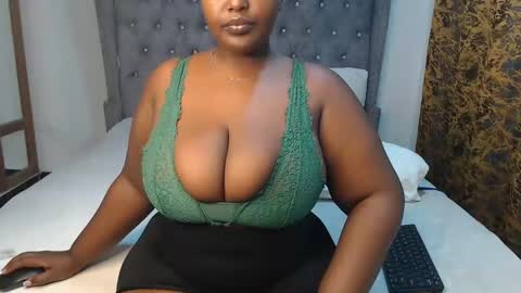 Snapshot of sexychocco_ chatting on January 24, 2025, 10:53 am sexychocco online show from January 24, 2025, 10:53 am