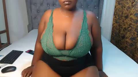 Snapshot of sexychocco_ chatting on January 24, 2025, 1:57 pm sexychocco online show from January 24, 2025, 1:57 pm