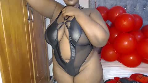 Snapshot of sexychocco_ chatting on February 17, 2025, 9:08 pm sexychocco online show from February 17, 2025, 9:08 pm