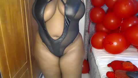 Snapshot of sexychocco_ chatting on February 18, 2025, 12:15 am sexychocco online show from February 18, 2025, 12:15 am