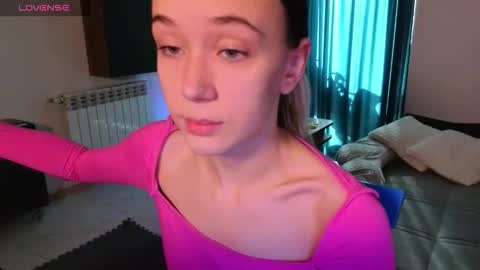 Sophia online show from November 20, 2025, 9:53 am