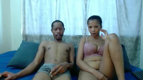 Snapshot of sexycouplexx01 chatting on May 4, 2026, 6:31 am sexycouplexx01 online show from May 4, 2026, 6:31 am