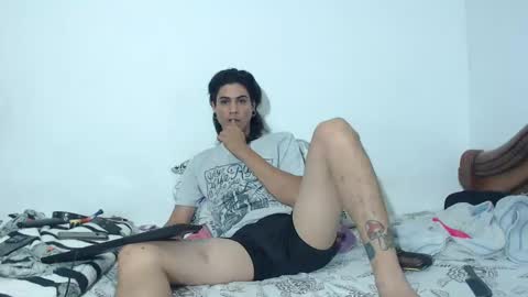 Snapshot of sexydarkhunter2 chatting on December 22, 2024, 12:39 am Mike online show from December 22, 2024, 12:39 am