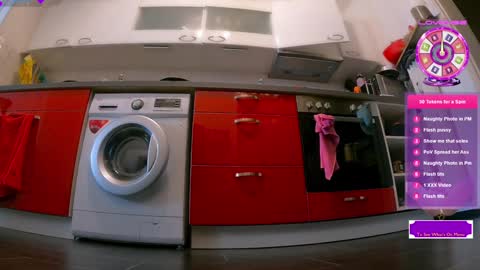 Snapshot of sexydea chatting on February 8, 2026, 12:19 pm XDA online show from February 8, 2026, 12:19 pm