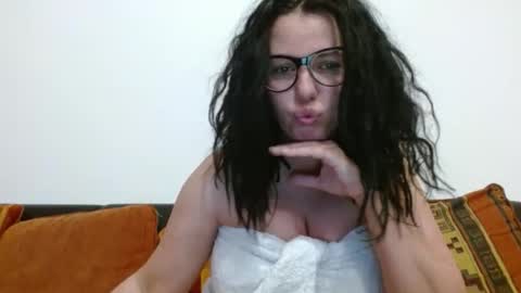 Eva online show from March 28, 2026, 3:06 am