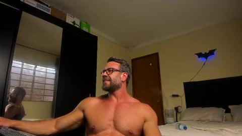 chris online show from November 28, 2025, 4:31 pm