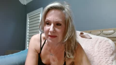 LisaisLuscious online show from December 31, 2024, 9:17 pm