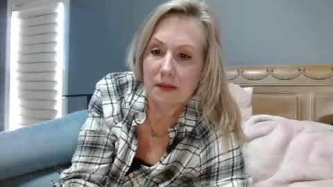 LisaisLuscious online show from January 4, 2025, 4:43 pm