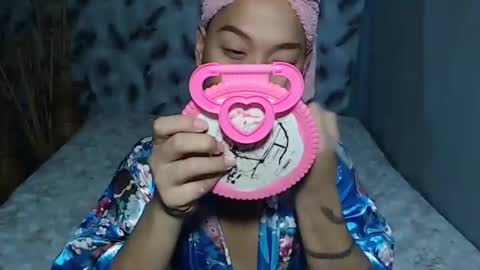 Snapshot of sexyhotrachelle chatting on March 12, 2025, 12:15 pm Rachelle online show from March 12, 2025, 12:15 pm