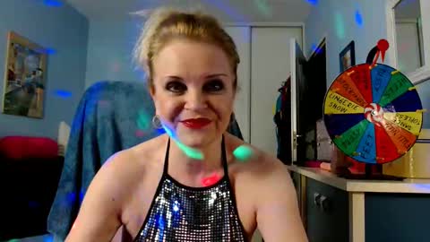 Jenny online show from October 10, 2025, 7:46 pm
