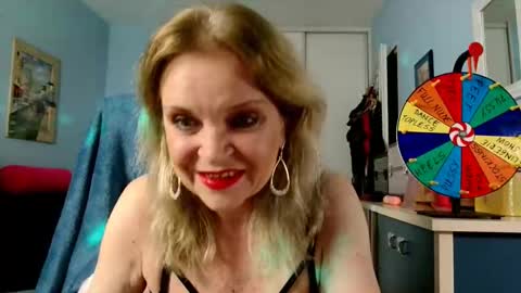 Jenny online show from October 31, 2025, 8:43 pm