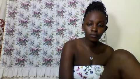 JOAN online show from February 5, 2025, 7:10 pm