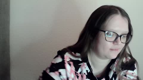 Snapshot of sexykitty_2 chatting on December 31, 2024, 10:23 pm Kate online show from December 31, 2024, 10:23 pm