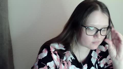 Snapshot of sexykitty_2 chatting on January 1, 2025, 1:26 am Kate online show from January 1, 2025, 1:26 am