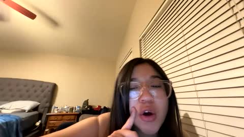 sexylatina22493587 online show from March 4, 2026, 6:08 am