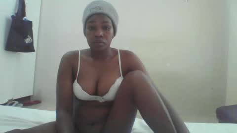sexylindah online show from June 15, 2026, 5:31 am