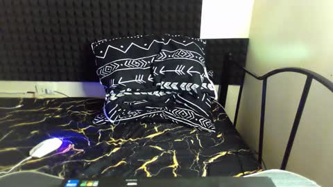 Lily online show from November 12, 2025, 6:14 am