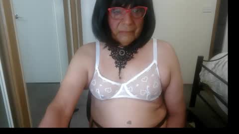 Luna online show from November 28, 2025, 6:49 am