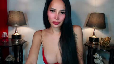 Snapshot of sexylusty2258 chatting on July 8, 2026, 2:27 am Queen Sofia online show from July 8, 2026, 2:27 am
