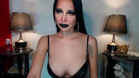 Snapshot of sexylusty2258 chatting on August 2, 2026, 2:21 am Queen Sofia online show from August 2, 2026, 2:21 am