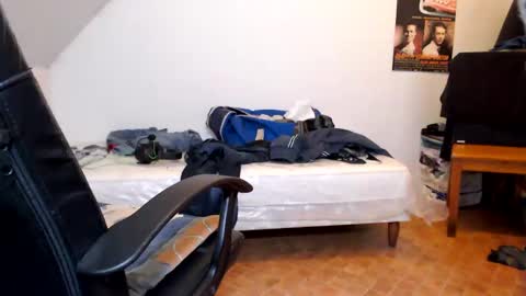 Snapshot of sexyman_fr chatting on January 1, 2025, 9:09 pm Vincent Vega online show from January 1, 2025, 9:09 pm