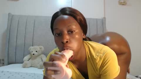 Snapshot of sexymonalisa1 chatting on March 28, 2026, 6:02 am sexymonalisa1 online show from March 28, 2026, 6:02 am