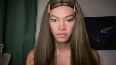 Snapshot of sexynakedweapon chatting on June 1, 2026, 12:45 am LIEZEL online show from June 1, 2026, 12:45 am