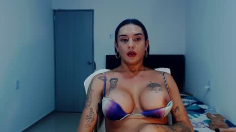 Natalia Duran online show from December 7, 2024, 5:04 am