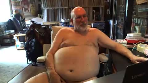 Snapshot of sexyolbear chatting on June 1, 2026, 8:16 am Grizz Lee Bear online show from June 1, 2026, 8:16 am