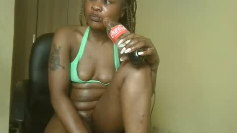 Snapshot of sexyqueenivy chatting on November 5, 2025, 5:24 pm queenivy online show from November 5, 2025, 5:24 pm