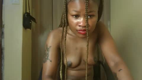 Snapshot of sexyqueenivy chatting on November 30, 2025, 2:15 am queenivy online show from November 30, 2025, 2:15 am